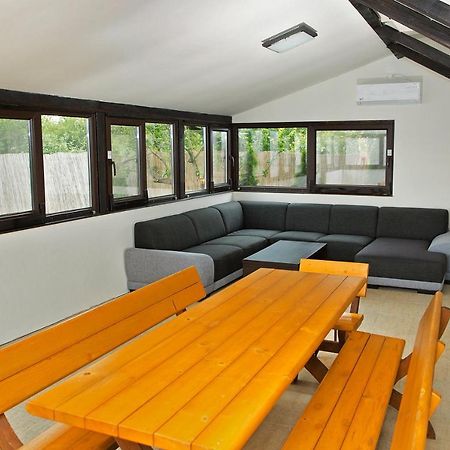 Casa Din Vie, Piscina Incalzita, Intreaga Locatie La 15Min De Centrul Orasului Oradea Villa Exterior photo